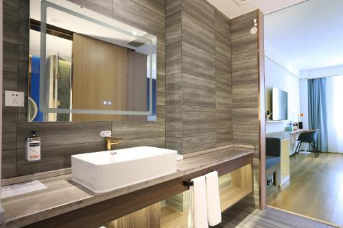 Imagen de la habitación del Hotel Holiday Inn Express Hengshui Railway Station, An Ihg. Foto 6