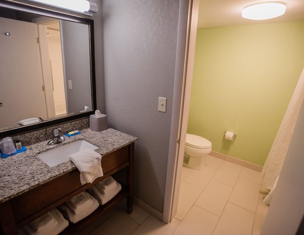 Imagen de la habitación del Hotel Holiday Inn Express Hickory-hickory Mart. Foto 8