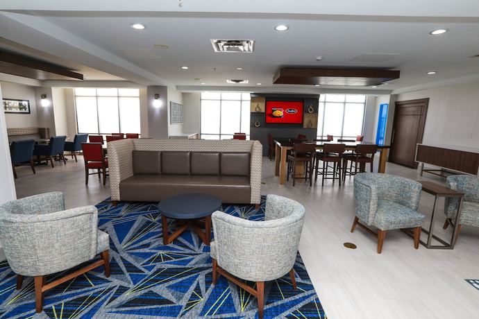 Imagen de los interiores del Hotel Holiday Inn Express Hillsboro I-35. Foto 17