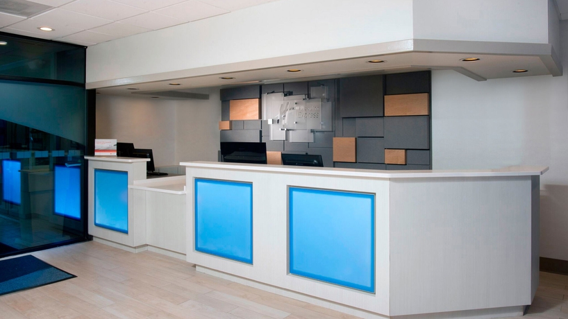 Imagen de los interiores del Hotel Holiday Inn Express Hilton Head Island, An Ihg. Foto 13