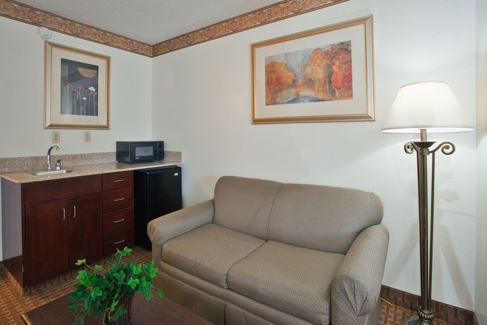 Imagen de los interiores del Hotel Holiday Inn Express Hotel & Suites Wilson - Hayes Place, an IHG Hotel. Foto 8