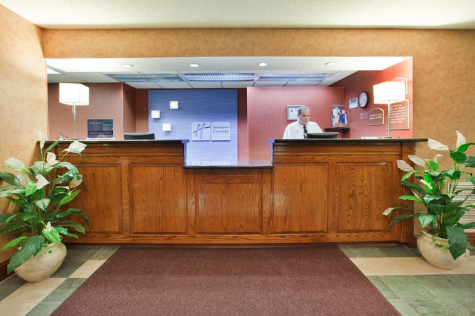 Imagen de los interiores del Hotel Holiday Inn Express Hotel & Suites Wilson - Hayes Place, an IHG Hotel. Foto 11