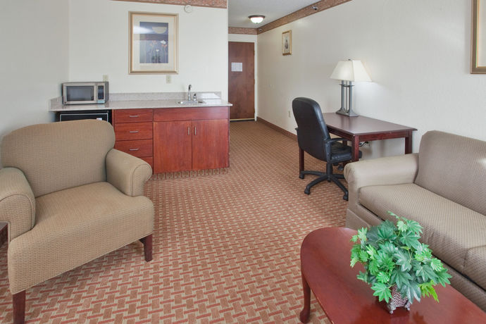 Imagen de los interiores del Hotel Holiday Inn Express Hotel & Suites Wilson - Hayes Place, an IHG Hotel. Foto 15