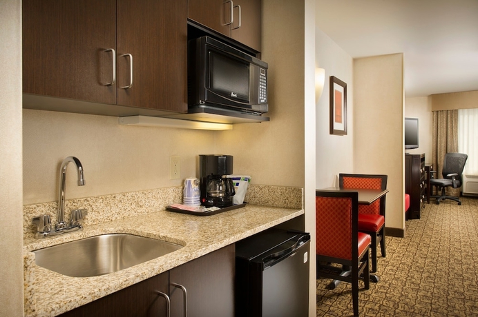 Imagen de la habitación del Hotel Holiday Inn Express Hotel and Suites Alexandria Fort Belvoir. Foto 6