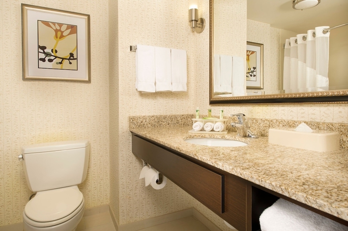 Imagen de la habitación del Hotel Holiday Inn Express Hotel and Suites Alexandria Fort Belvoir. Foto 8
