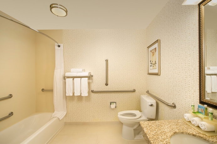 Imagen de la habitación del Hotel Holiday Inn Express Hotel and Suites Alexandria Fort Belvoir. Foto 9