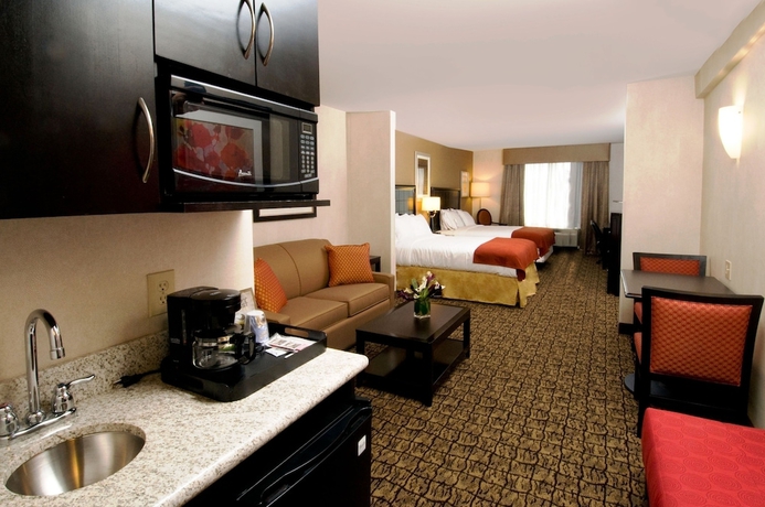 Imagen de la habitación del Hotel Holiday Inn Express Hotel and Suites Alexandria Fort Belvoir. Foto 10