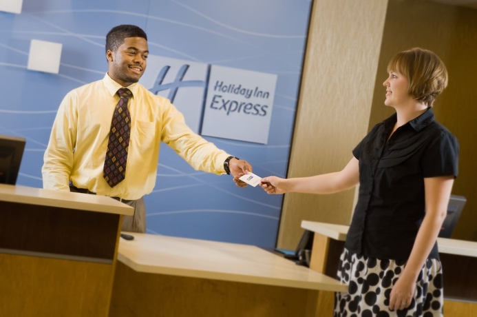 Imagen de los interiores del Hotel Holiday Inn Express Hotel and Suites Alexandria Fort Belvoir. Foto 16