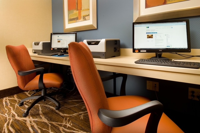 Imagen general del Hotel Holiday Inn Express Hotel and Suites Alexandria Fort Belvoir. Foto 2