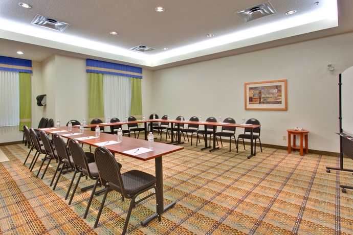 Imagen de los interiores del Hotel Holiday Inn Express Hotel and Suites Edmonton South. Foto 11