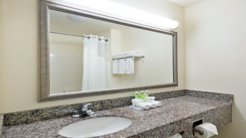 Imagen de la habitación del Hotel Holiday Inn Express Hotel and Suites North Seattle. Foto 9