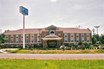 Imagen general del Hotel Holiday Inn Express Hotel y Suites Cleveland. Foto 10