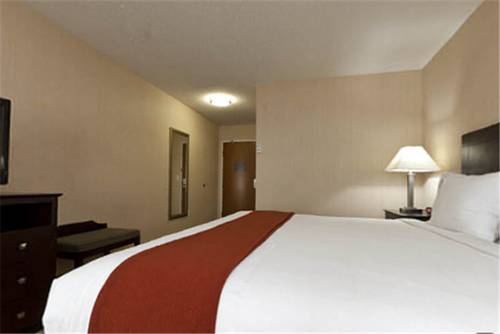 Imagen de la habitación del Hotel Holiday Inn Express Hotels and Suites Dayton North Tipp City, An Ihg Hotel. Foto 3