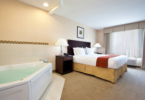 Imagen de la habitación del Hotel Holiday Inn Express Hotels and Suites Dayton North Tipp City, An Ihg Hotel. Foto 8