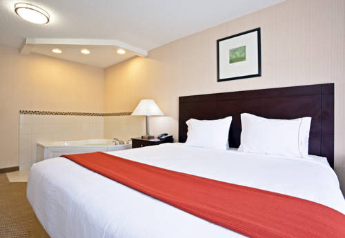 Imagen de la habitación del Hotel Holiday Inn Express Hotels and Suites Dayton North Tipp City, An Ihg Hotel. Foto 9
