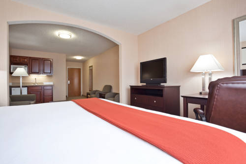 Imagen de la habitación del Hotel Holiday Inn Express Hotels and Suites Dayton North Tipp City, An Ihg Hotel. Foto 10