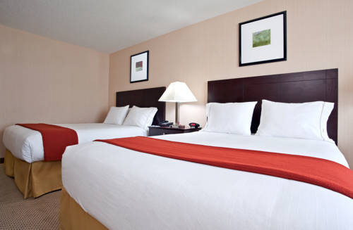 Imagen de la habitación del Hotel Holiday Inn Express Hotels and Suites Dayton North Tipp City, An Ihg Hotel. Foto 13