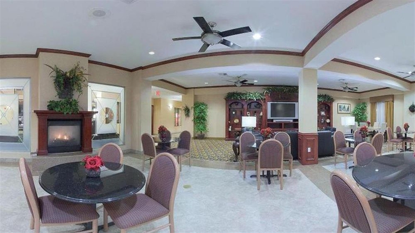 Imagen del bar/restaurante del Hotel Holiday Inn Express Hotels and Suites Houston East, An Ihg Hotel. Foto 1