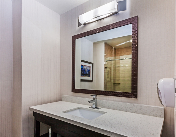 Imagen de la habitación del Hotel Holiday Inn Express Hotels and Suites Houston East, An Ihg Hotel. Foto 5