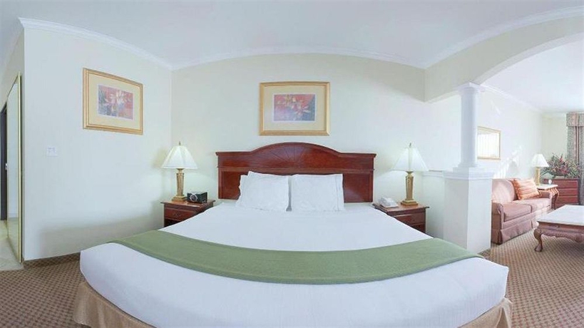 Imagen de la habitación del Hotel Holiday Inn Express Hotels and Suites Houston East, An Ihg Hotel. Foto 11