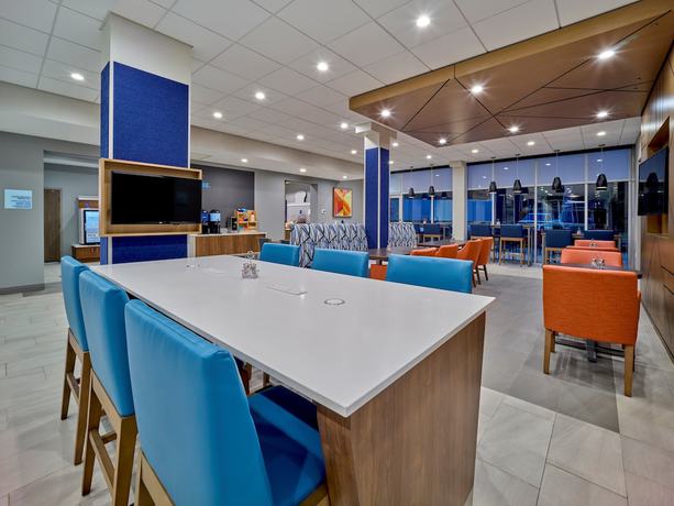 Imagen de los interiores del Hotel Holiday Inn Express Huntsville Space Center, An Ihg. Foto 16