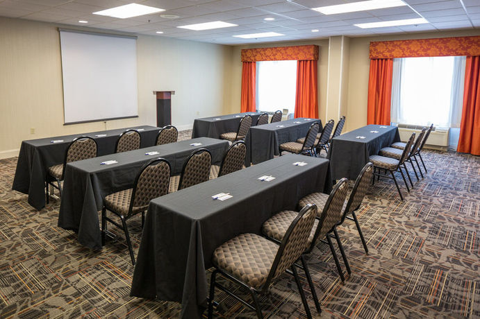 Imagen de los interiores del Hotel Holiday Inn Express I-26 And Us 29 At Westgate Mall. Foto 10
