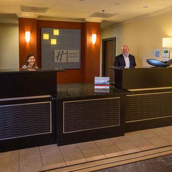 Imagen de los exteriores del Hotel Holiday Inn Express I-26 And Us 29 At Westgate Mall. Foto 9