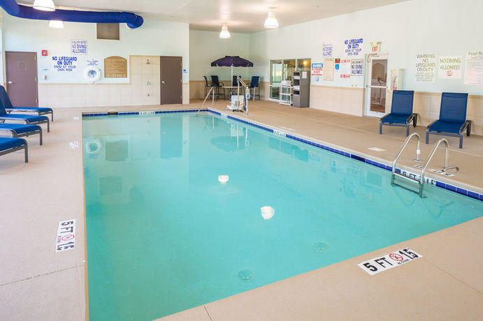 Imagen de la piscina del Hotel Holiday Inn Express I-26 And Us 29 At Westgate Mall. Foto 16