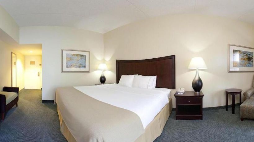 Imagen de la habitación del Hotel Holiday Inn Express Indianapolis Airport. Foto 4