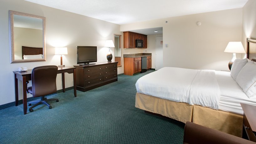 Imagen de la habitación del Hotel Holiday Inn Express Indianapolis Airport. Foto 8