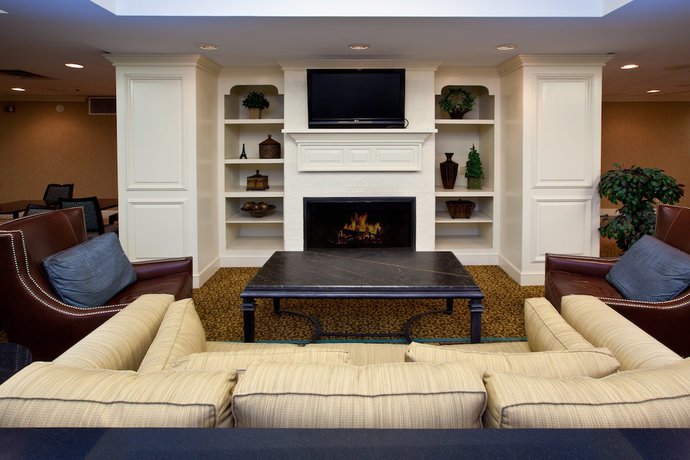 Imagen de los interiores del Hotel Holiday Inn Express Indianapolis Airport. Foto 15