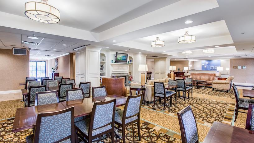 Imagen de los interiores del Hotel Holiday Inn Express Indianapolis Airport. Foto 18