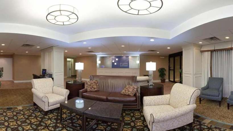 Imagen de los interiores del Hotel Holiday Inn Express Indianapolis Airport. Foto 20