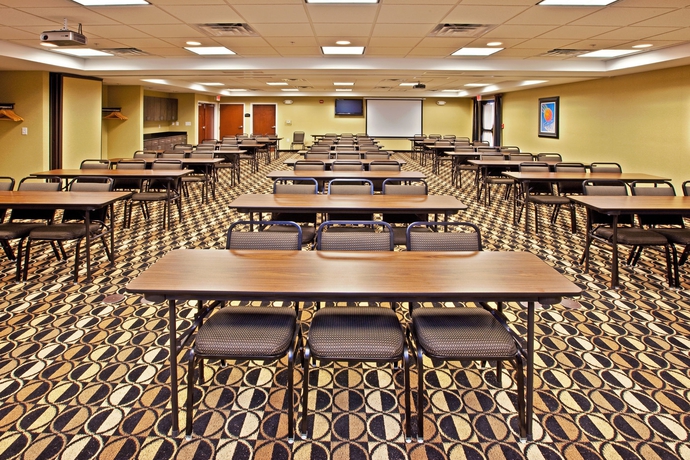 Imagen de los interiores del Hotel Holiday Inn Express Indianapolis - Southeast, An Ihg. Foto 14