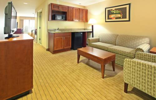 Imagen de la habitación del Hotel Holiday Inn Express Inn and Suites Searcy, An Ihg. Foto 11
