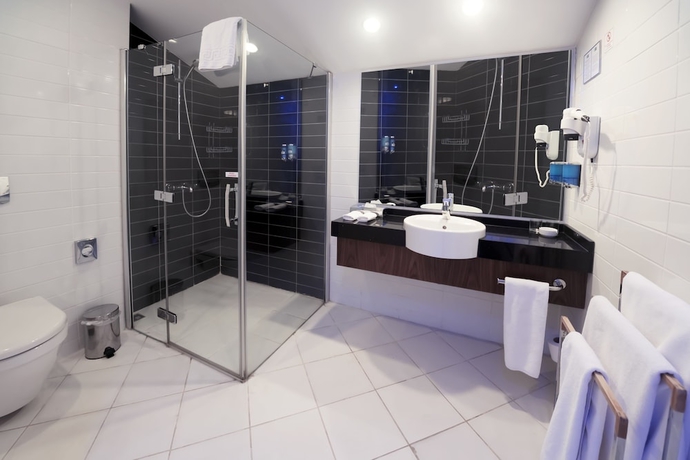 Imagen de la habitación del Hotel Holiday Inn Express Istanbul Altunizade. Foto 5