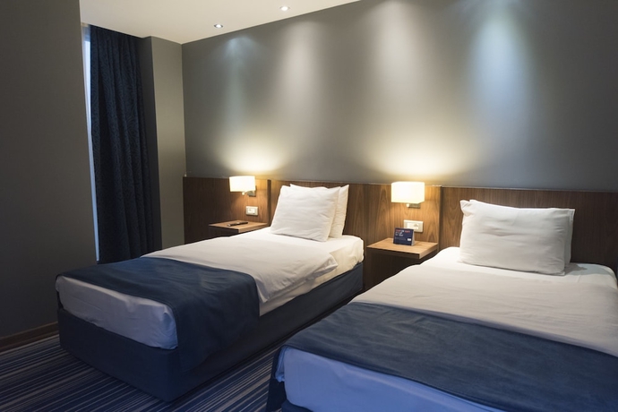 Imagen de la habitación del Hotel Holiday Inn Express Istanbul Altunizade. Foto 8