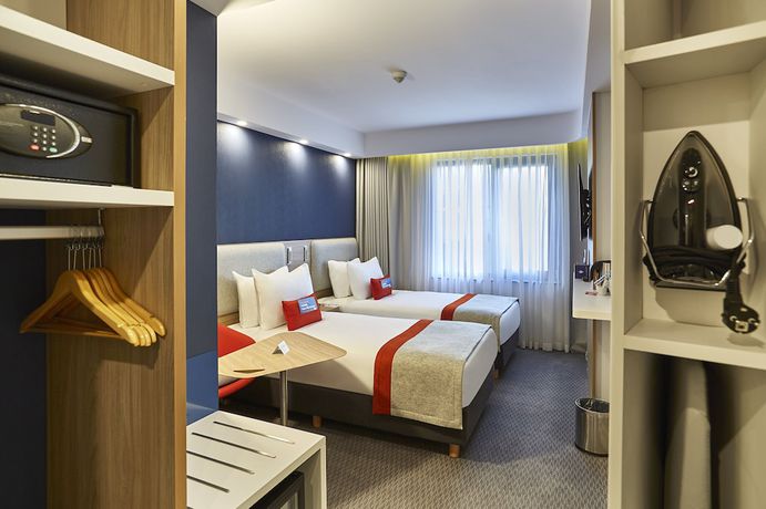 Imagen de la habitación del Hotel Holiday Inn Express Istanbul - Atakoy Metro, an IHG. Foto 8