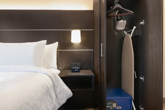 Imagen de la habitación del Hotel Holiday Inn Express Jamaica - JFK AirTrain - NYC, an IHG Hotel. Foto 9