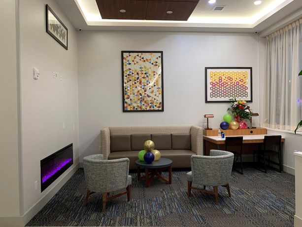 Imagen de los interiores del Hotel Holiday Inn Express Jamaica - JFK AirTrain - NYC, an IHG Hotel. Foto 18