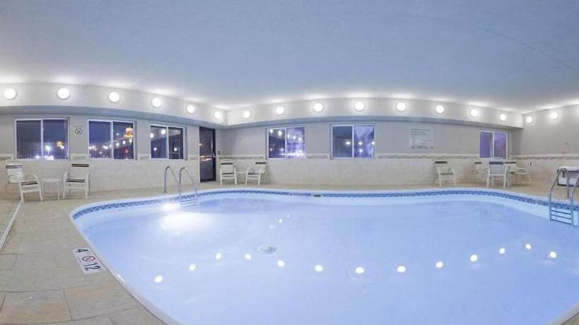 Imagen de la piscina del Hotel Holiday Inn Express Jamestown, An Ihg. Foto 18