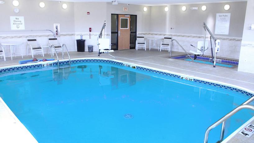 Imagen de la piscina del Hotel Holiday Inn Express Jamestown, An Ihg. Foto 19