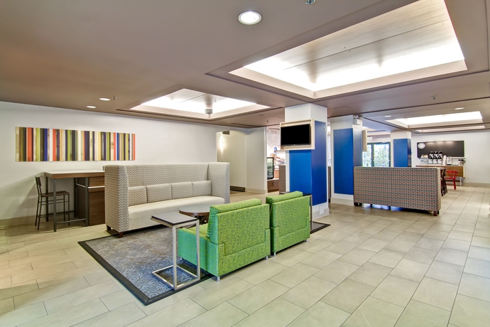 Imagen de los interiores del Hotel Holiday Inn Express Kamloops. Foto 10