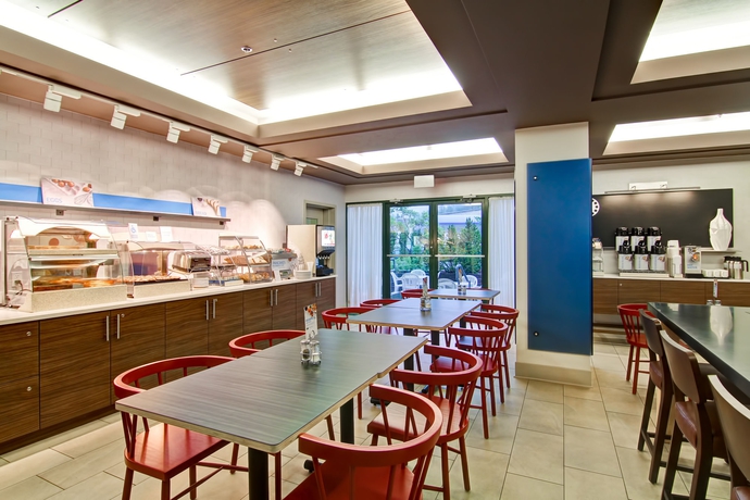 Imagen del bar/restaurante del Hotel Holiday Inn Express Kamloops. Foto 4