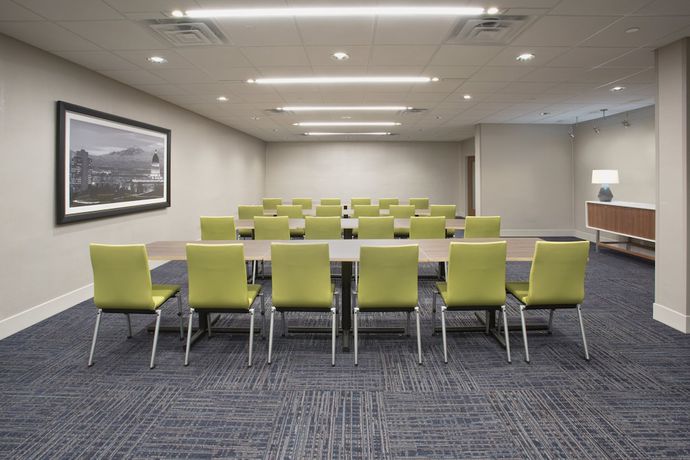 Imagen de los interiores del Hotel Holiday Inn Express Kingston West, an IHG. Foto 13