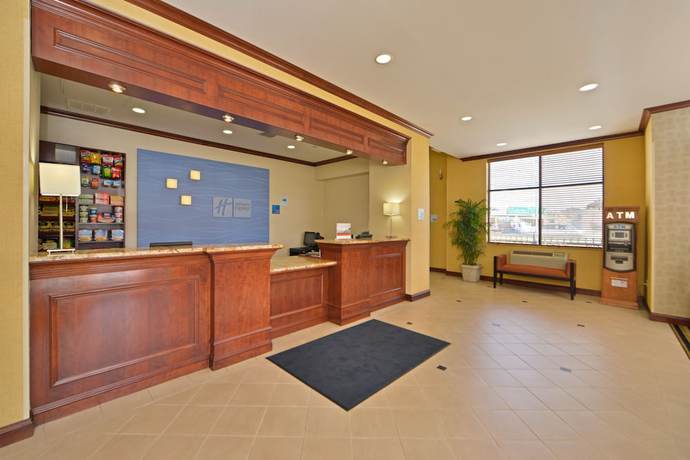 Imagen de los interiores del Hotel Holiday Inn Express La Guardia Airport. Foto 20