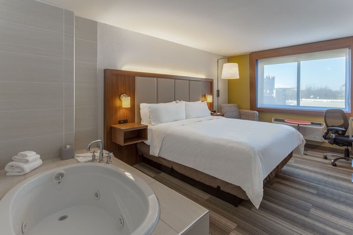 Imagen de la habitación del Hotel Holiday Inn Express La Guardia Airport. Foto 12