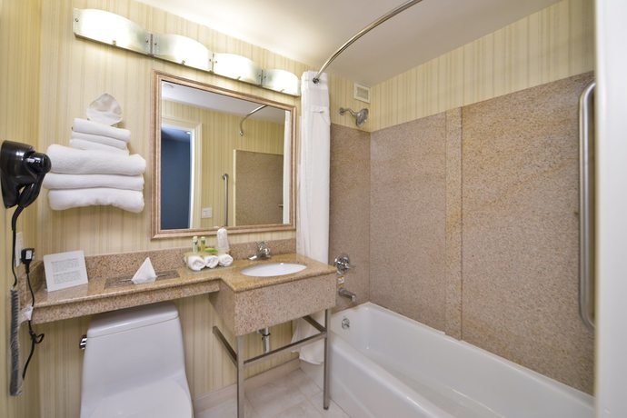 Imagen de la habitación del Hotel Holiday Inn Express La Guardia Airport. Foto 17