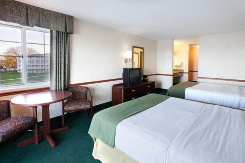Imagen de la habitación del Hotel Holiday Inn Express Lake Front - St Ignace. Foto 8