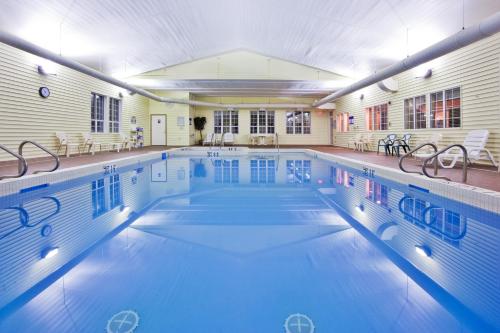Imagen general del Hotel Holiday Inn Express Lake Front - St Ignace. Foto 2